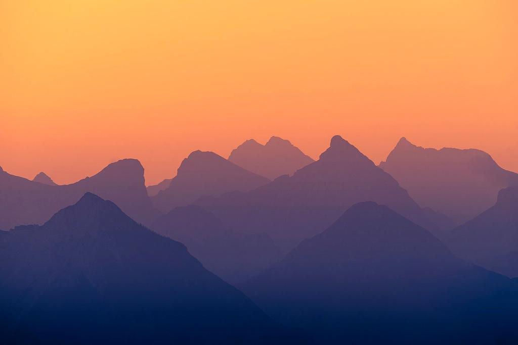 AI analysis icon representing personalized recommendations